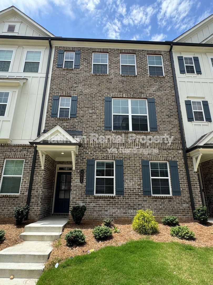 4 Bedroom Rental – 1592 Gin Blossom Cir, Lawrenceville, GA, 30045